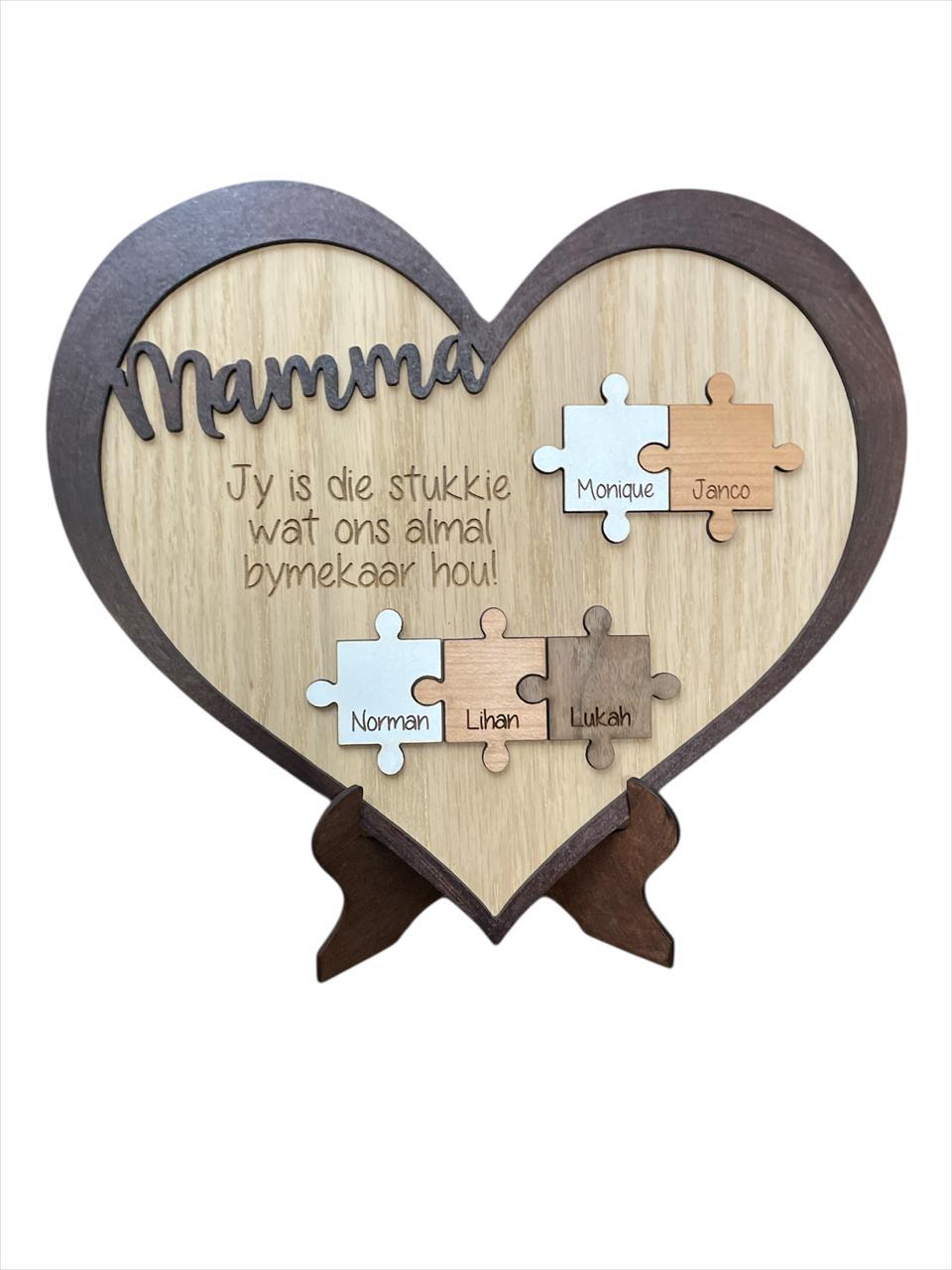 Personalized Puzzle Heart Stand with name pieces